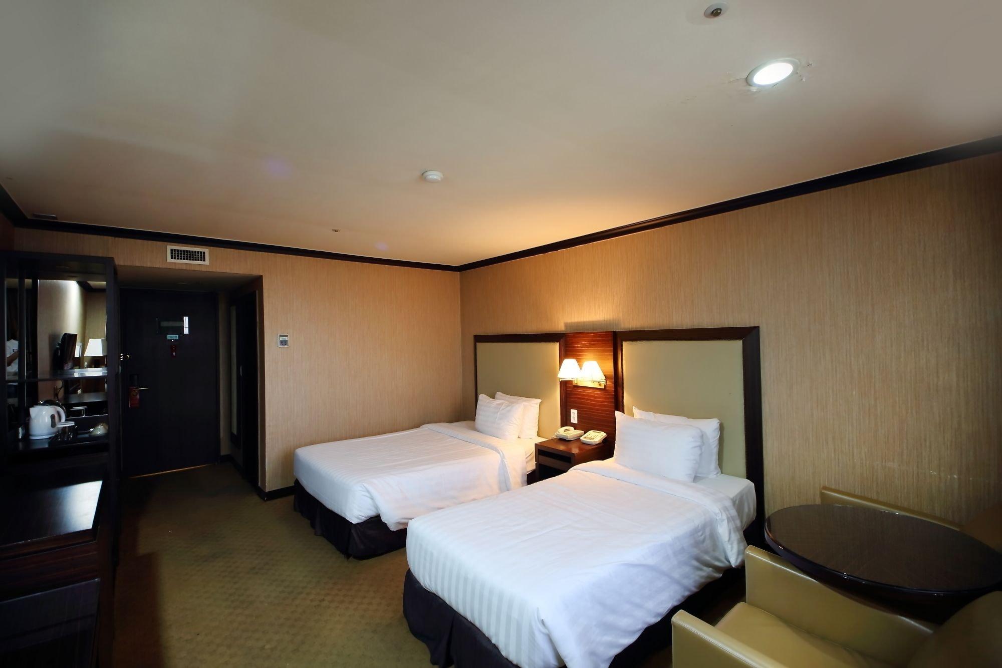 Ramada By Wyndham Songdo Hotel Incheon Exterior photo