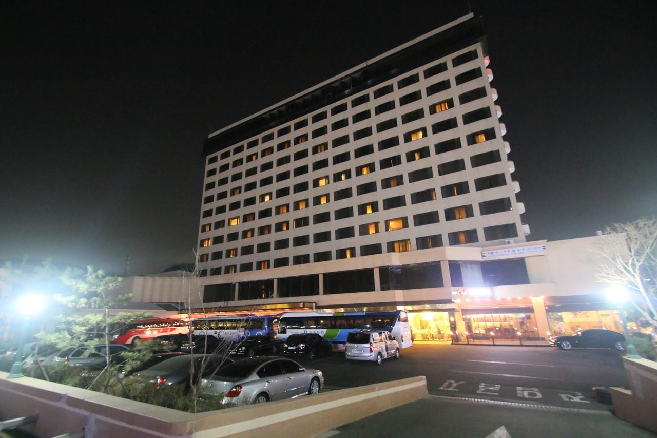 Ramada By Wyndham Songdo Hotel Incheon Exterior photo